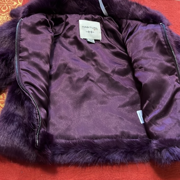 Habitual Nordstrom sz 12m gorgeous faux fur jacket eggplant like new condition - Picture 4 of 10